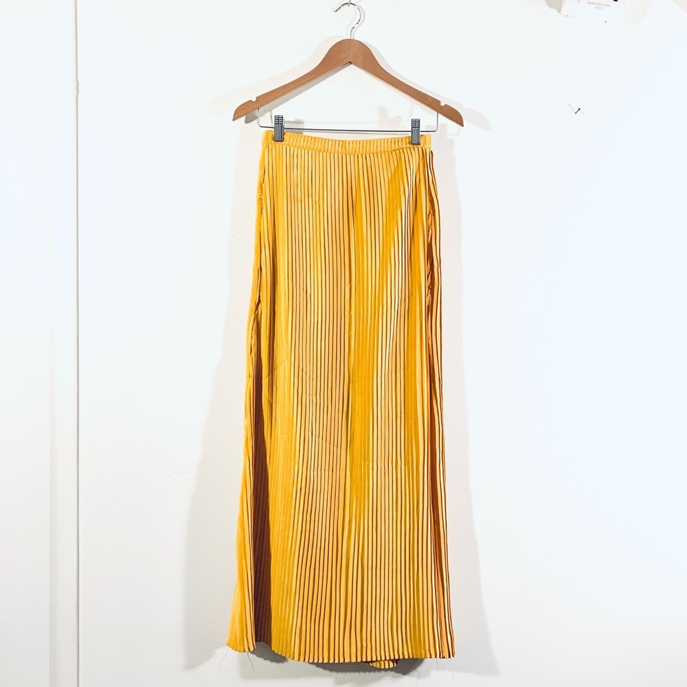 NEW Forever 21 Accordion Pleated Maxi Skirt